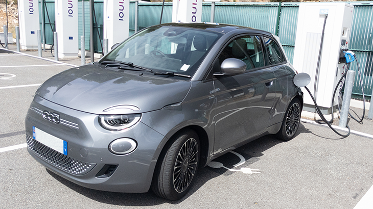 /media/blog/library/drive_safe_top_5_safest_superminis_fiat500e_2020.jpg