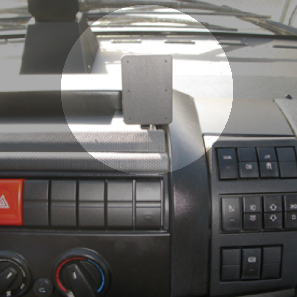 Iveco EuroCargo 2016-2018 ProClip Centre Mount