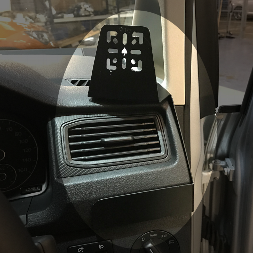 Volkswagen Caddy (01/2016>) Right Mount Bracket